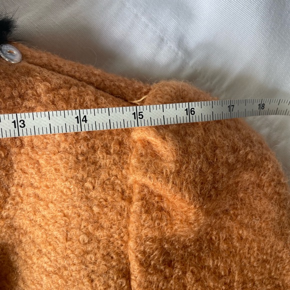 Vintage | Elegant Dress Coat with Black Fur Accents - Picture 13 of 15